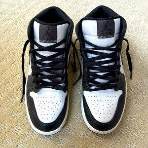 Nike Air Jordan’s Men’s Black and White